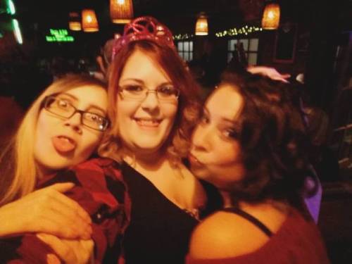 My sisters for life, I love you two :) @glamazonbeauty28 @snowstorm231 #bacheloretteparty