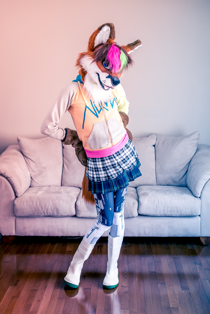 thevulpinereport: Rockin’ my @dustrial-inc leggings, fox style! http://www.icefoxx.info/date/20161214/