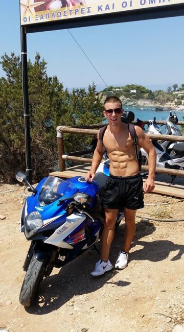 colungafrank:  19 yo Italian Escort 