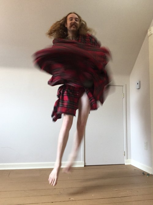 justinhubbell:I’ve fallen in love with photographing kilts in motion.Both my red and blue kilts were