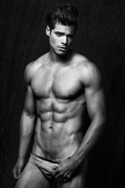 dan-osborne:  Giovanni Bonamy by Florian