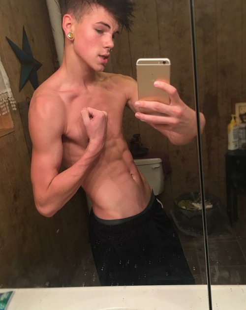 https://horniboisteenbois.tumblr.com/post/167655818635