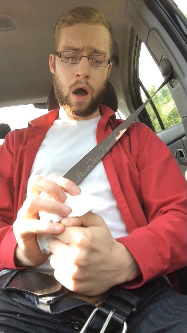 pizzaotter:  A few more stills from my video earlier.