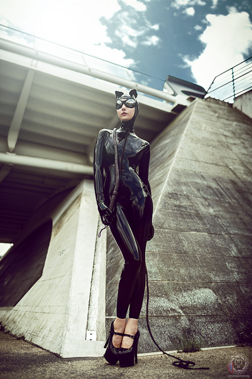 sarascarletmodel:MeowPhoto & post processing: Patpix Model: Sara Scarlet Model Outfit (latex cat