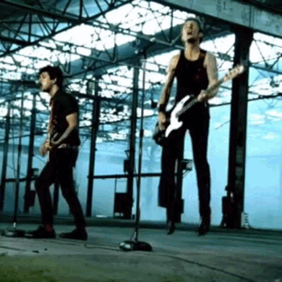 maniagerard:american idiot // green day
