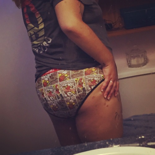 sexuallydevious:Got really cute nerdy underwear yesterday, was feeling sexy!(my mirror is really dir