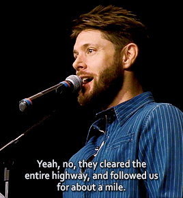 rainbow-motors:Five police cars pulled me over, handcuffed me… [drily] that was fun.SPNDallas 2019 [