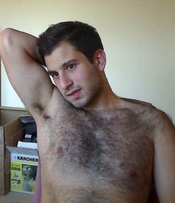 hairymenforu:  This is one sexy guy!