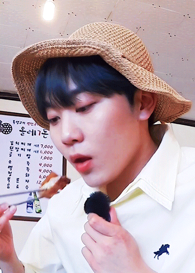 adorablehoshi:Seungkwan’s cute food ASMR+ Bonus: he’s precious