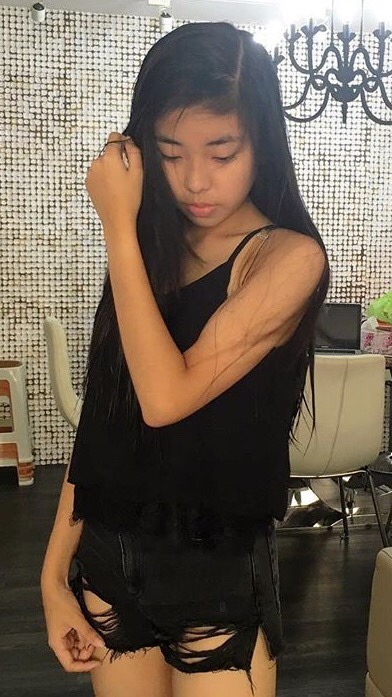 jayden16888:  shaunferreri:  Nerdy xmm Joey who knows how to turn herself into a sexy tight bitch  s