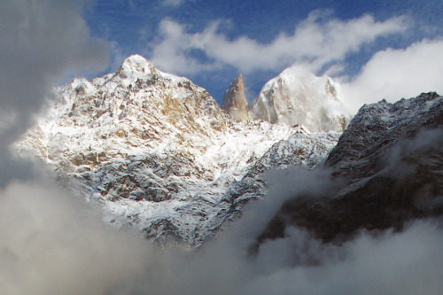 Ladyfinger (6000m) peak as seen from Karimabad