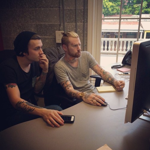 Slaves LIVE CHAT happening now! www.punkgoes.com #Slavesofficial #punkgoes #volumes #palisades #PGP6