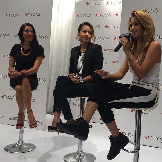 jasminev-news:  @kakika_rocha: Sharing the stage with two amazing Hispanic influencers #NYC @Macys@MallAtBayPlaza w/ @JasmineVillegas @SincerelyJules #HHM