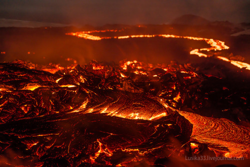 odditiesoflife: A Glimpse of Hell - Stunning Shots of an Active Volcano Two Kyrgyzstan-based photogr