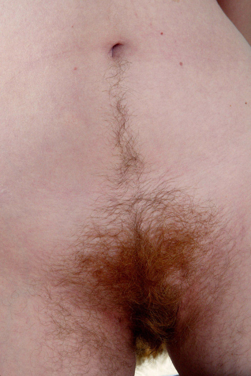 superhirsuteandbushychicks:  Heather with the trail 