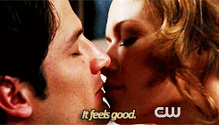 salvatoredobrev:  top five nathan &amp; haley kisses » 8x01.