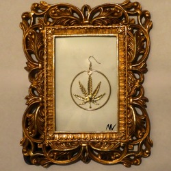 curtisdondeano:  curtisdondeano:  GOLD MARIJUANA