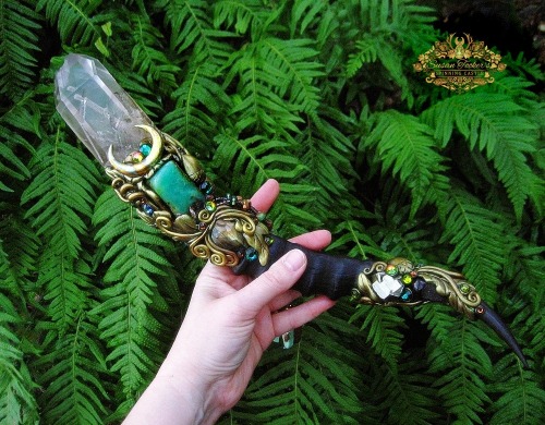 spinningcastle:  VALKYRIE VISION Crystal Horn Wand by Susan Tooker Website | Instagram | Twitter Crystal Horn Wand. Smoky Quartz Crystal, Chrysoprase, Labradorite, Pyrite, Druzy cabochon, Chrysoprase beaded dangles, and Blesbok horn handle.
