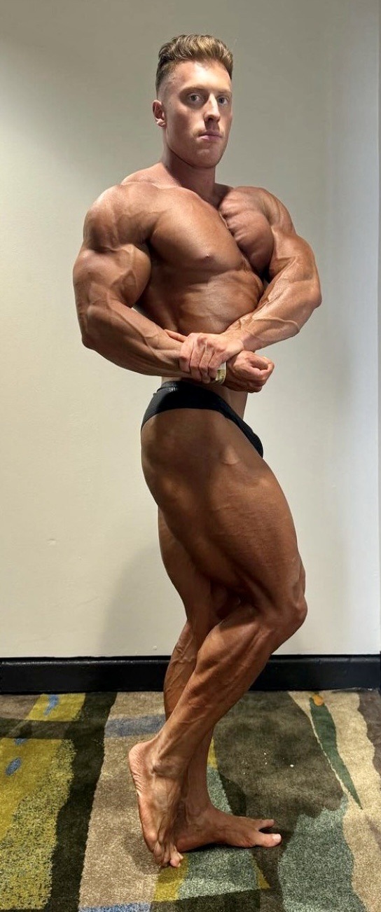 woulduplease - I like big bi's and I cannot lie!