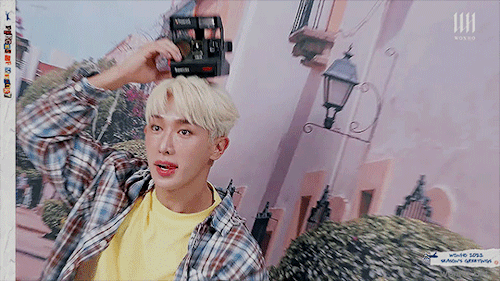 Wonho 2022 Seasons Greetings