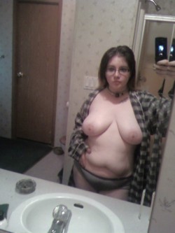 bbwselfies:  If you don’t think she’s hot, get your eyes checked. 