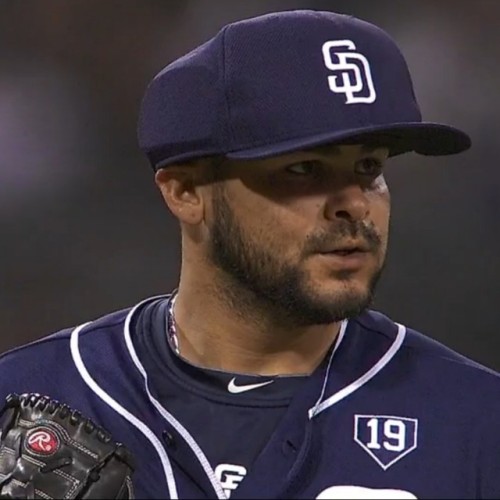 soupsoup:  Padres pitcher uses first protective cap in MLB game