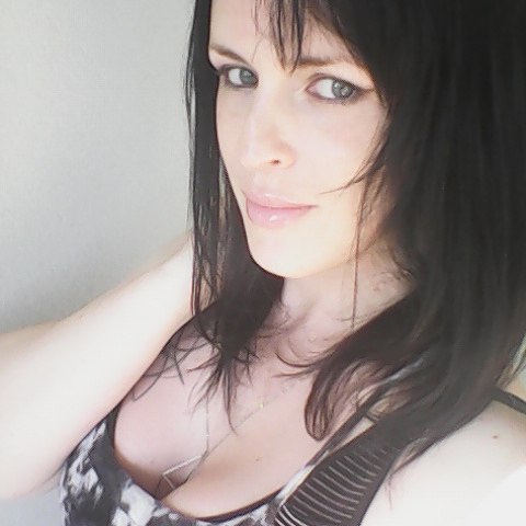 bashfull007:  deluxeaussieshemale:  X  Hot Aussie babe