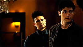 lesbianshadowhunter: i’ve always dreamed of meeting someone like you