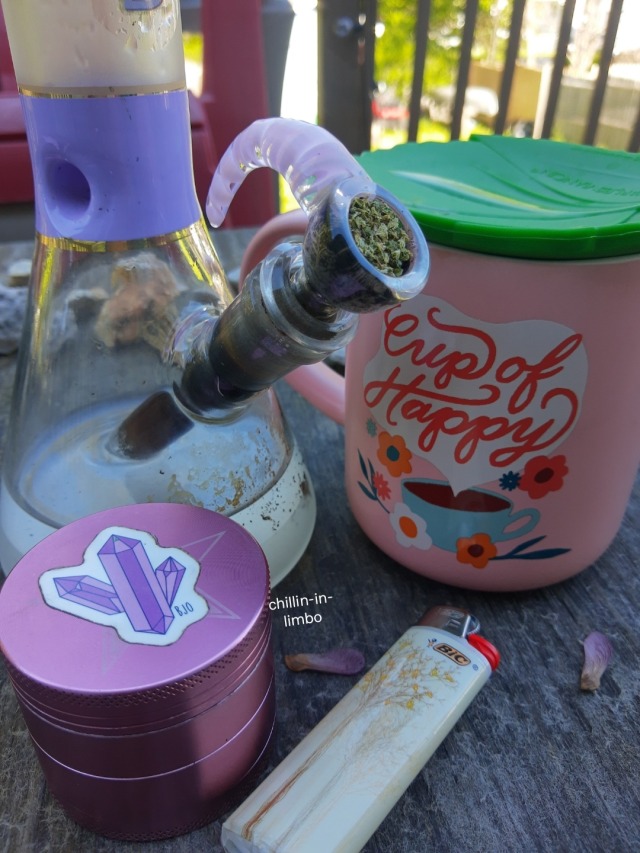 Porn chillin-in-limbo:Tea and Weed 🌿💨☕ photos