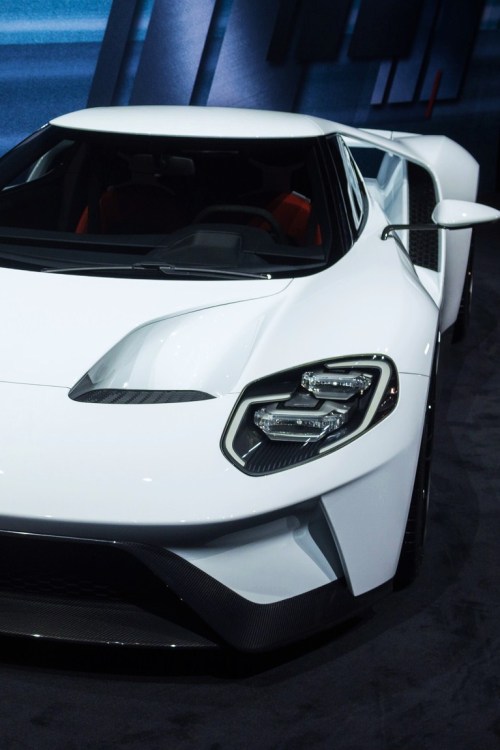 Sex myheartpumpspetrol:  Ford GT | Source  pictures