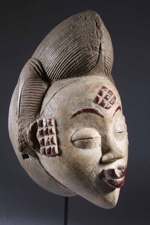 Mask made by the Punu people of Gabon