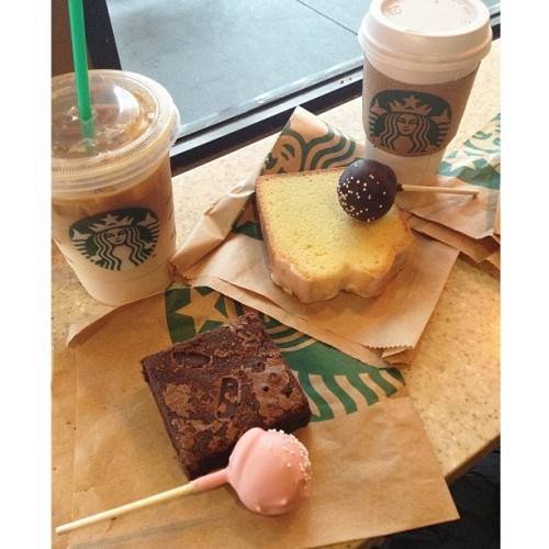 bergdorfprincess:  at Starbucks