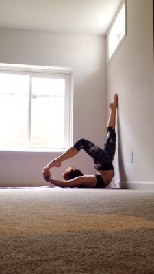 little-yogi:  More “wall bending” :) 