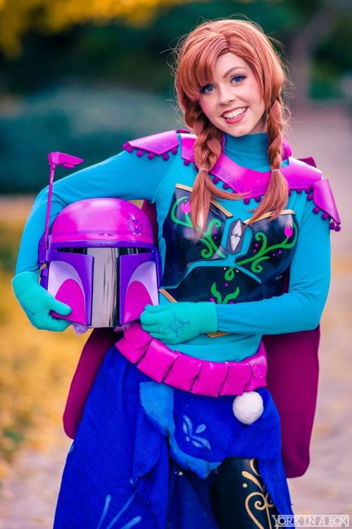 dominantlife:  queens-of-cosplay:  Disney/Star Wars mashup themed shoot  Photographer: York In A Box  OMFG 