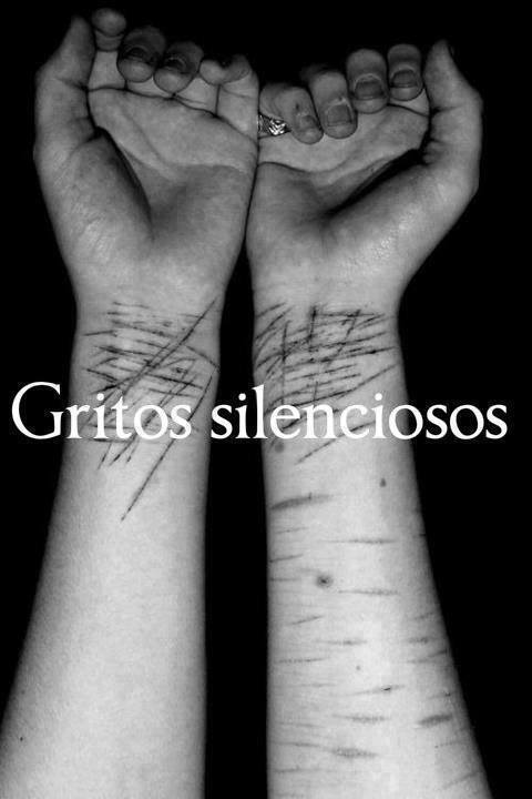 mentes-que-gritan:  Shhhh♥ 