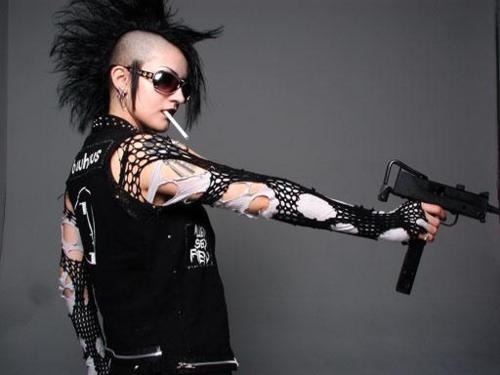 sekigan:  Lucy King さんの Wasteland Wannabe- Women’s Fashion ボードのピン