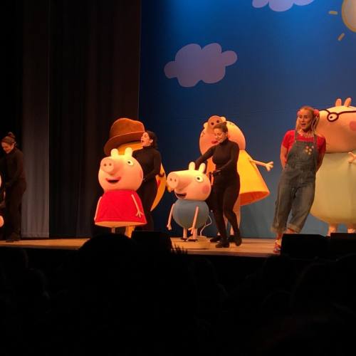 Peppa Pig surprise! #familydayout #phoenixtheatre #peppapigsurprise #christmaspresent Zephy enjoyed 