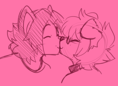 fizzy-dog: Sugar kissing her husbands  Furries kissing is a good idea until you realize they have snouts. 