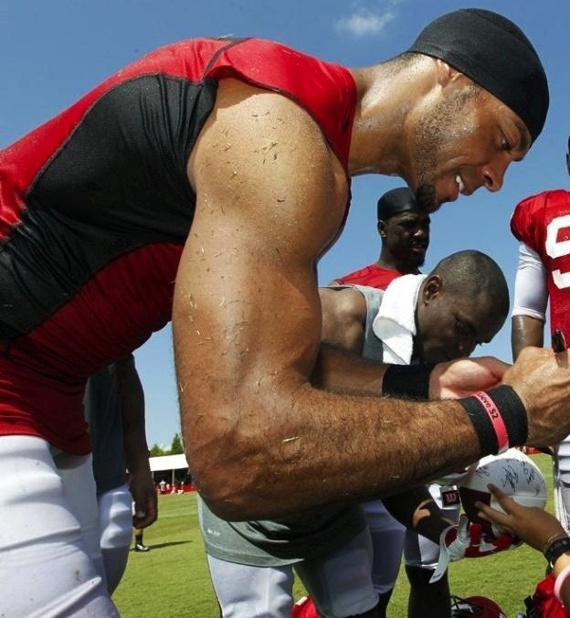 talldaddy:  footballjockstraps:  [| F | J |]   www.talldaddy.tumblr.com/archive/2011/3