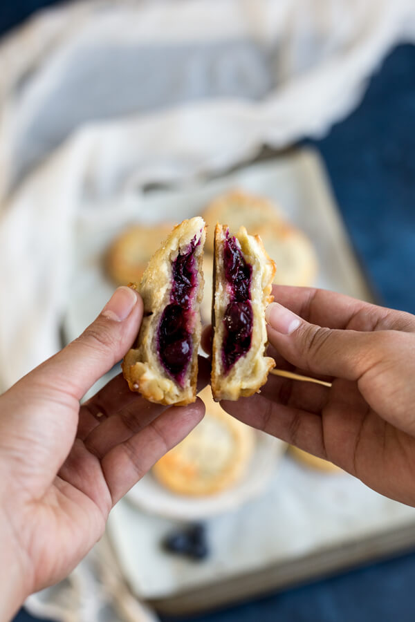 sweetoothgirl:  BLUEBERRY LEMON HAND PIES