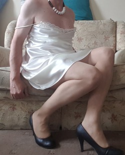 nightielover:  katiecd42: Put on my freshly ironed satin slip. Feeling particularly feminine today. More of this photo set soon. Katie 💋 Katie is just plain HOT!