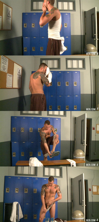 extremepig:  Jeydon Studley & Cliff Jensen Follow us:http://extremepig.tumblr.com/http://slavemakeall.tumblr.com/ 