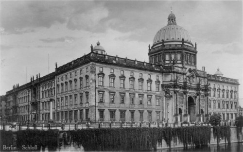 Berliner Schloss (Germany, 1920s).