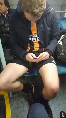 tubecrushlondon:  Shame that he covered his bulge! Nice legs though 