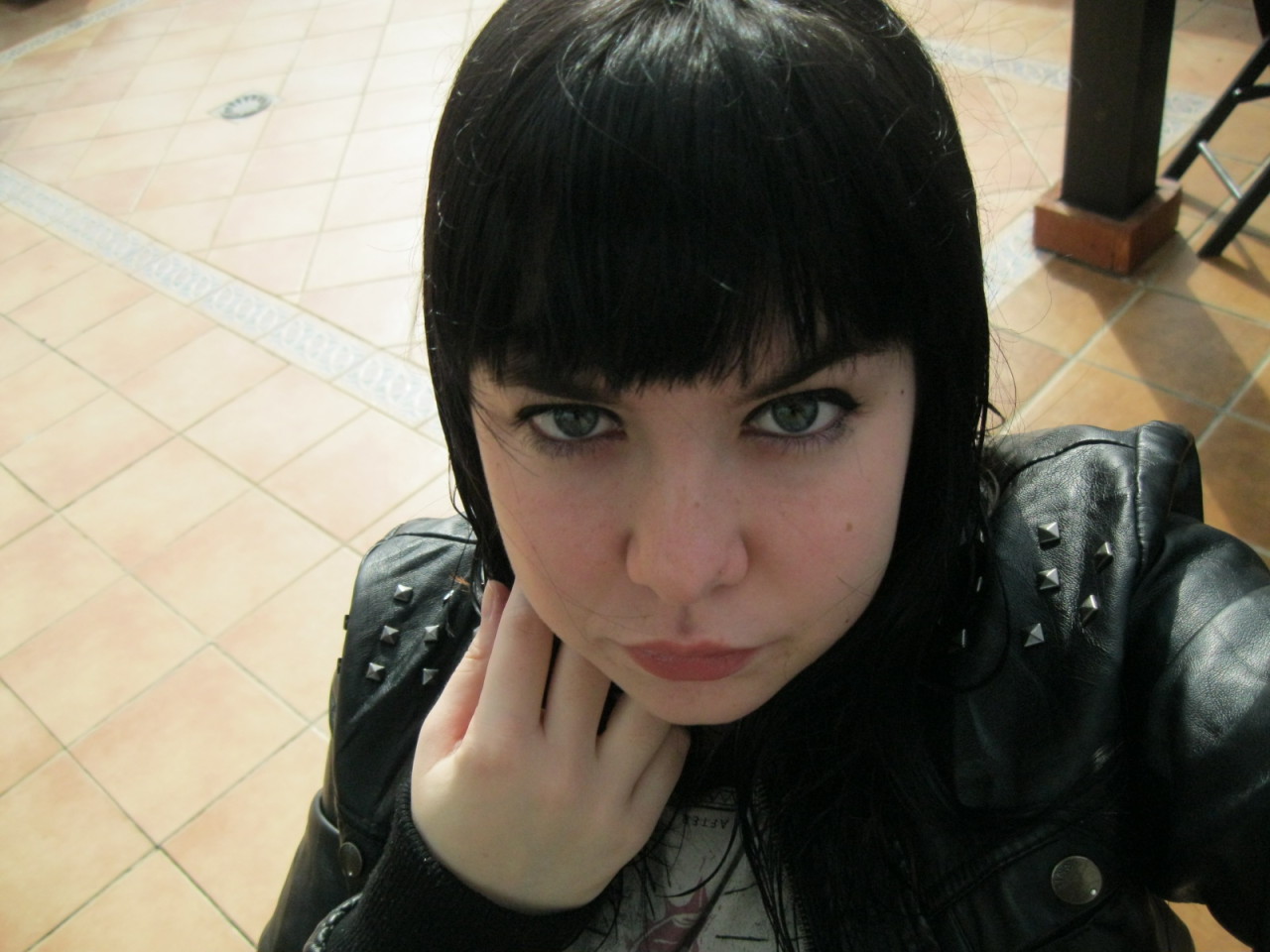 Long time ago since the last time I posted photos of myself (ι´Д｀)ﾉ  I like
