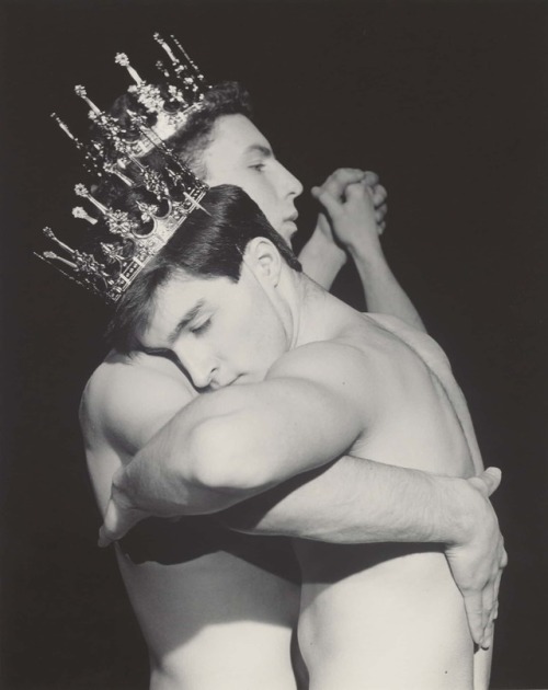 howtoseewithoutacamera: by Robert Mapplethorpe Two men dancing (1984)