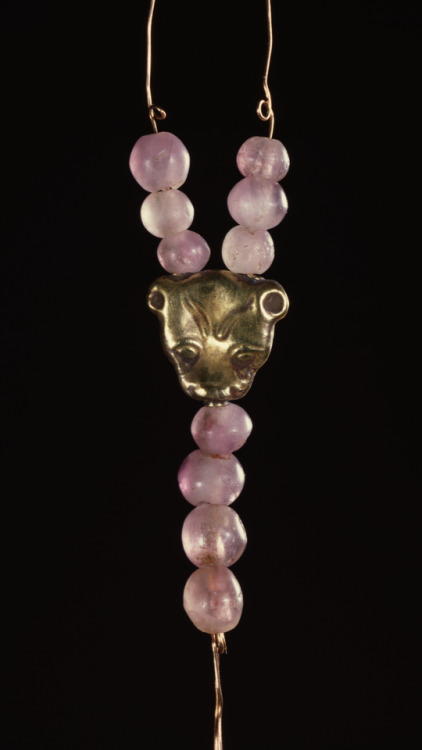 Ancient Egyptian spacer bead from a piece of jewelry (cast gold + amethyst), decorated to look like 