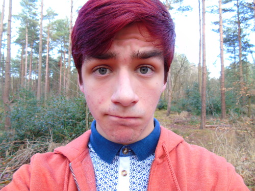 rock–me–sideways:Took some selfies in the woods :)