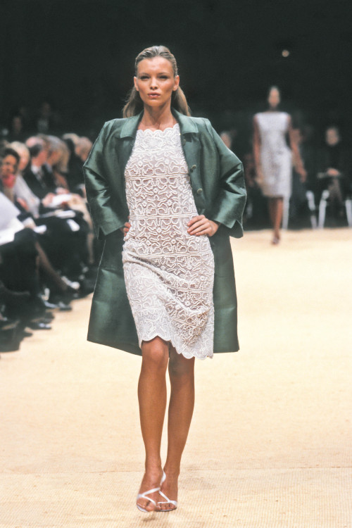 Pierre Balmain Haute Couture Spring/Summer 1999.Model: Esther Canadas