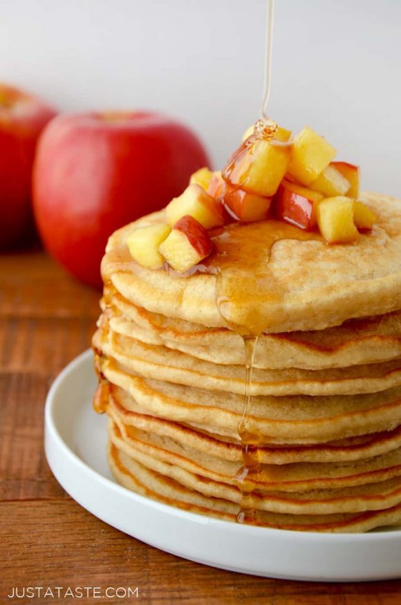 foodffs: Cinnamon Applesauce Pancakes Follow for recipes Get your FoodFfs stuff here